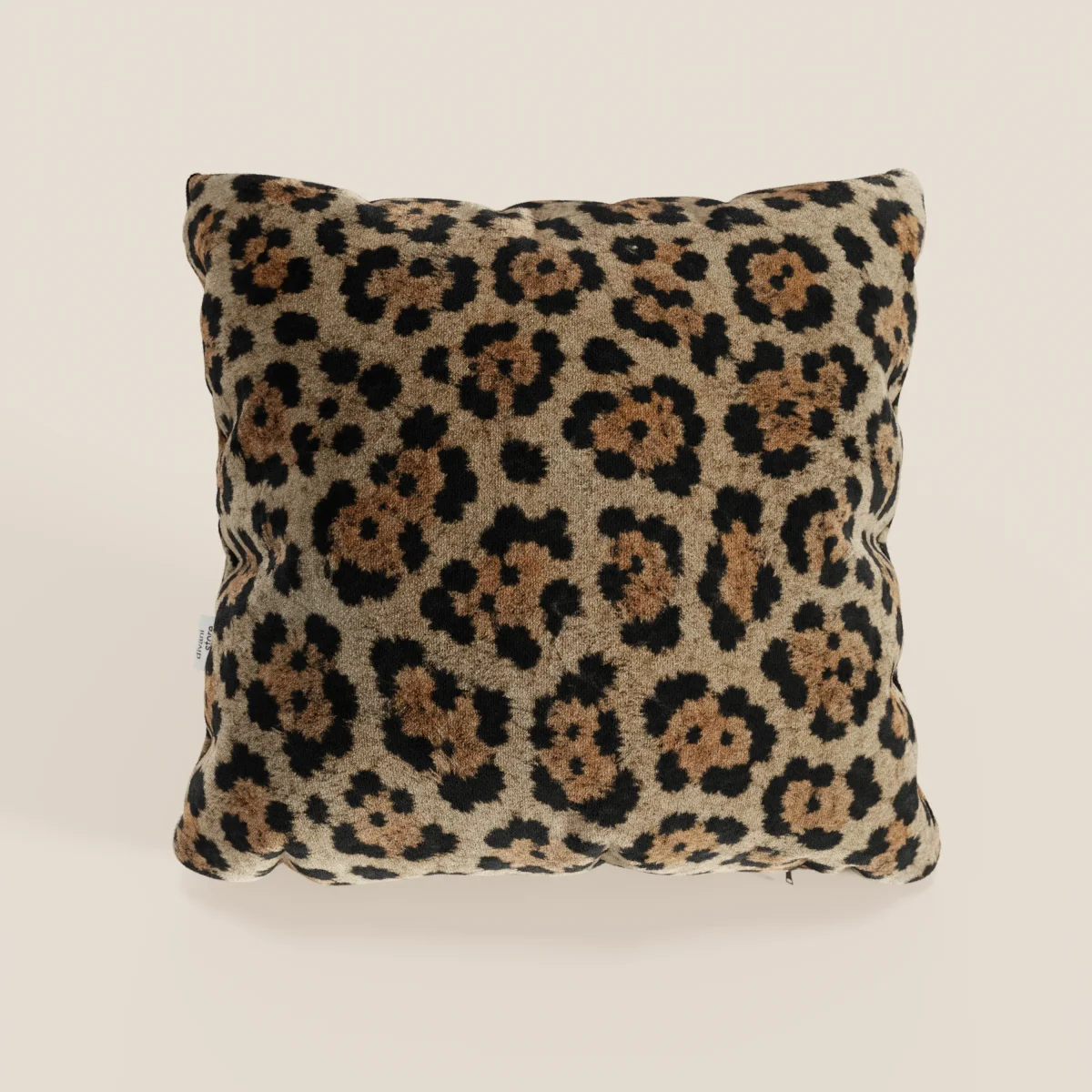 Wild Kissen der Kollektion Wild aus wasserfester Mikrofaser jaguar