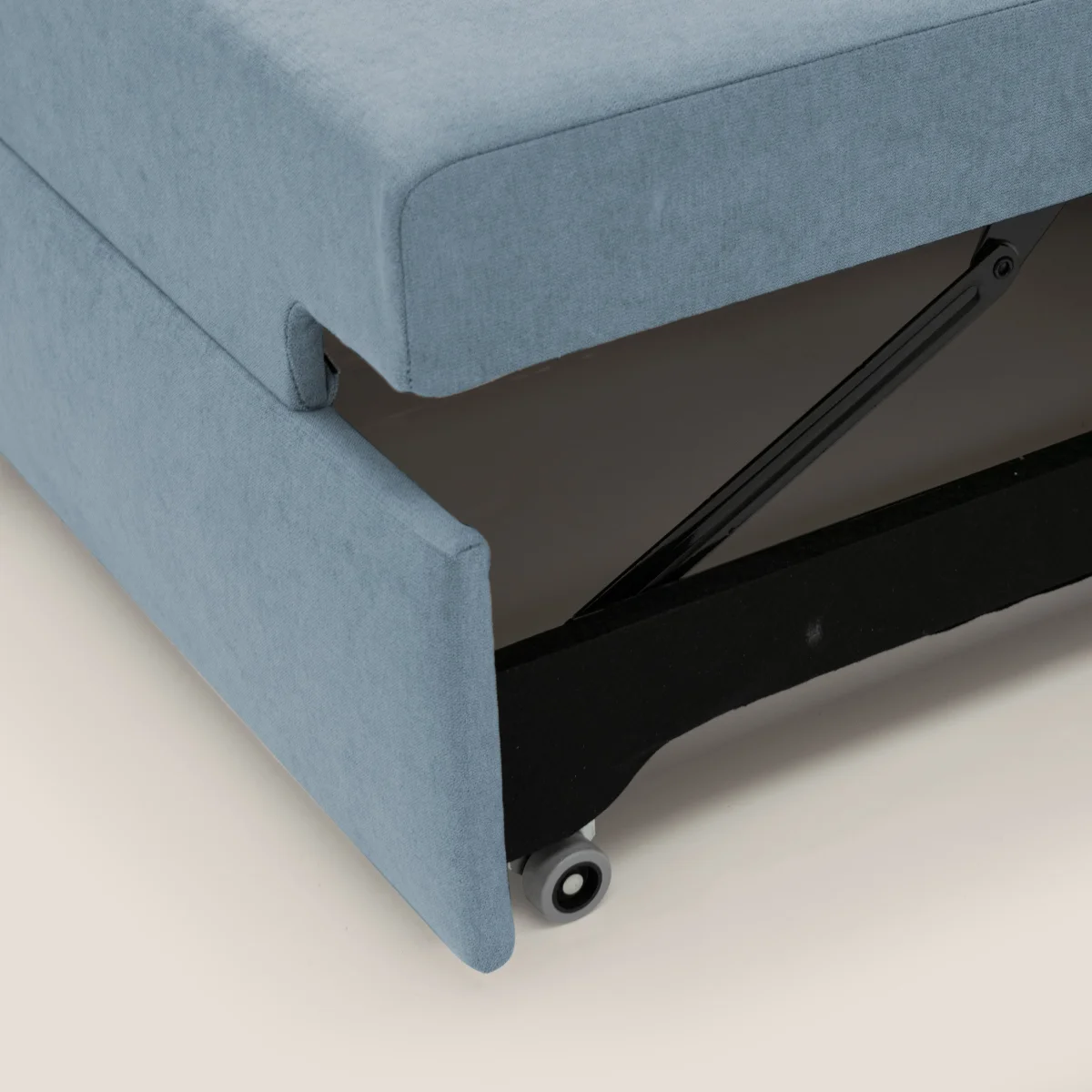 Minerva Sofa mit ausziehbarer Ottomane aus weichem wasserfestem Stoff T02 taubenblau – Bild 9